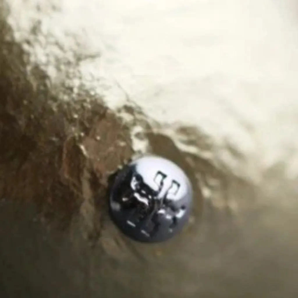 Tory Burch  NWOT Gold Teardrop Earrings with Red and Green Accents - Image 14