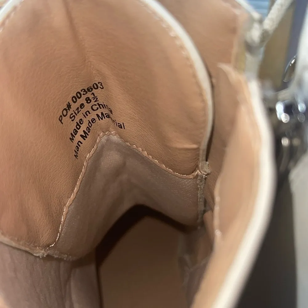 🥰Journee Collection MADELYNN Bone Faux Leather Lace Up/Zip Combat Boots S… - Image 6