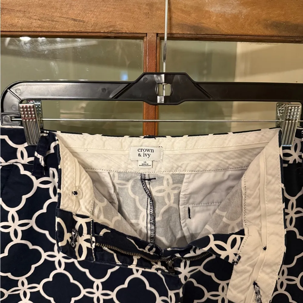Crown & Ivy Navy and White Geometric Shorts - Image 2