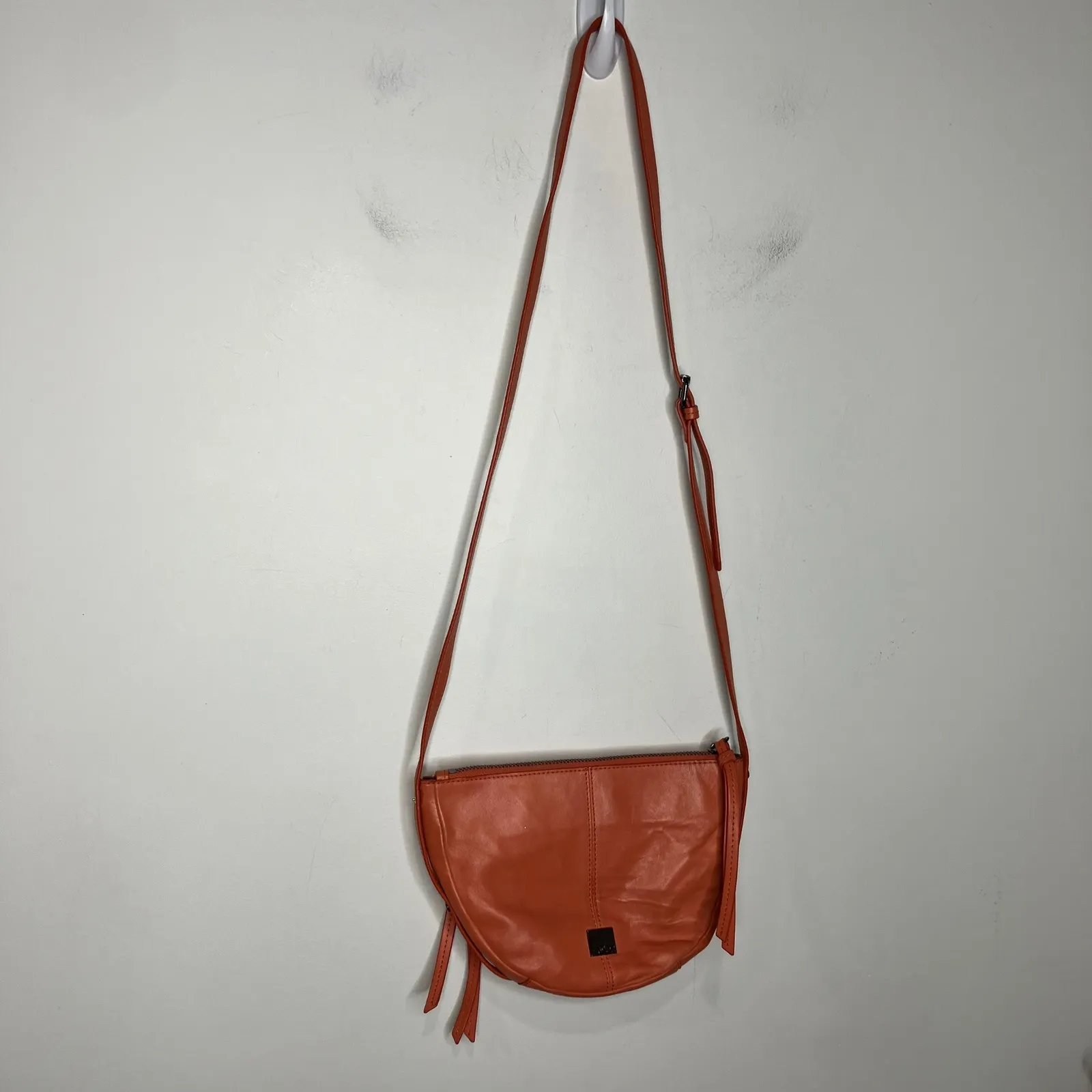 Kooba Clara soft leather half moon crossbody bag in grapefruit small Size boho - Image 4