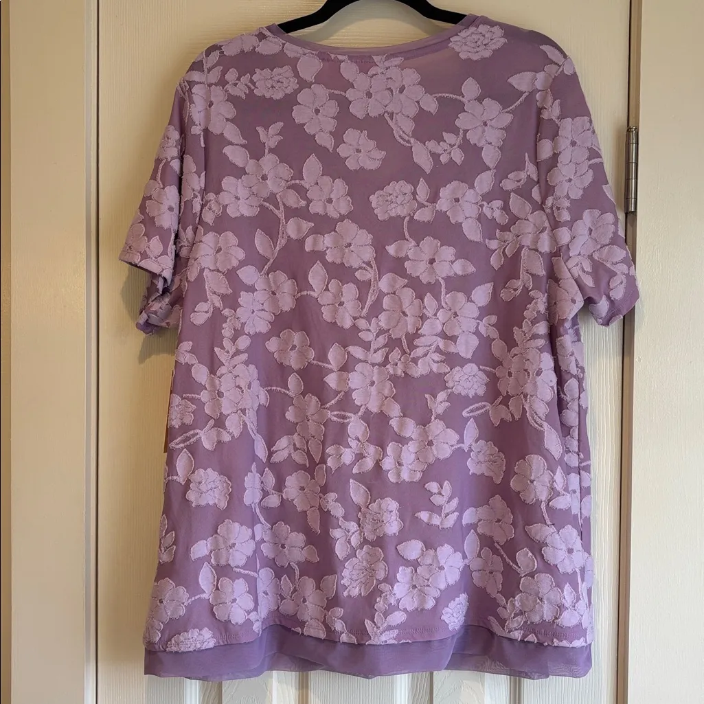 EVRI | NWT Lacy Lilac Purple Floral tee T - Image 5