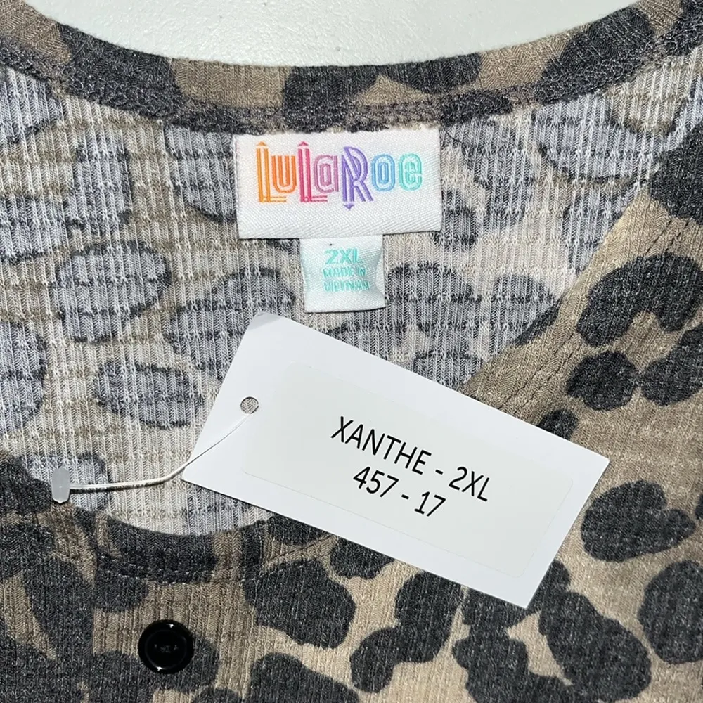 LuLaRoe NWT Size 2XL Tan & Black Animal Print One Piece Xanthe Romper w/ Pockets - Image 4