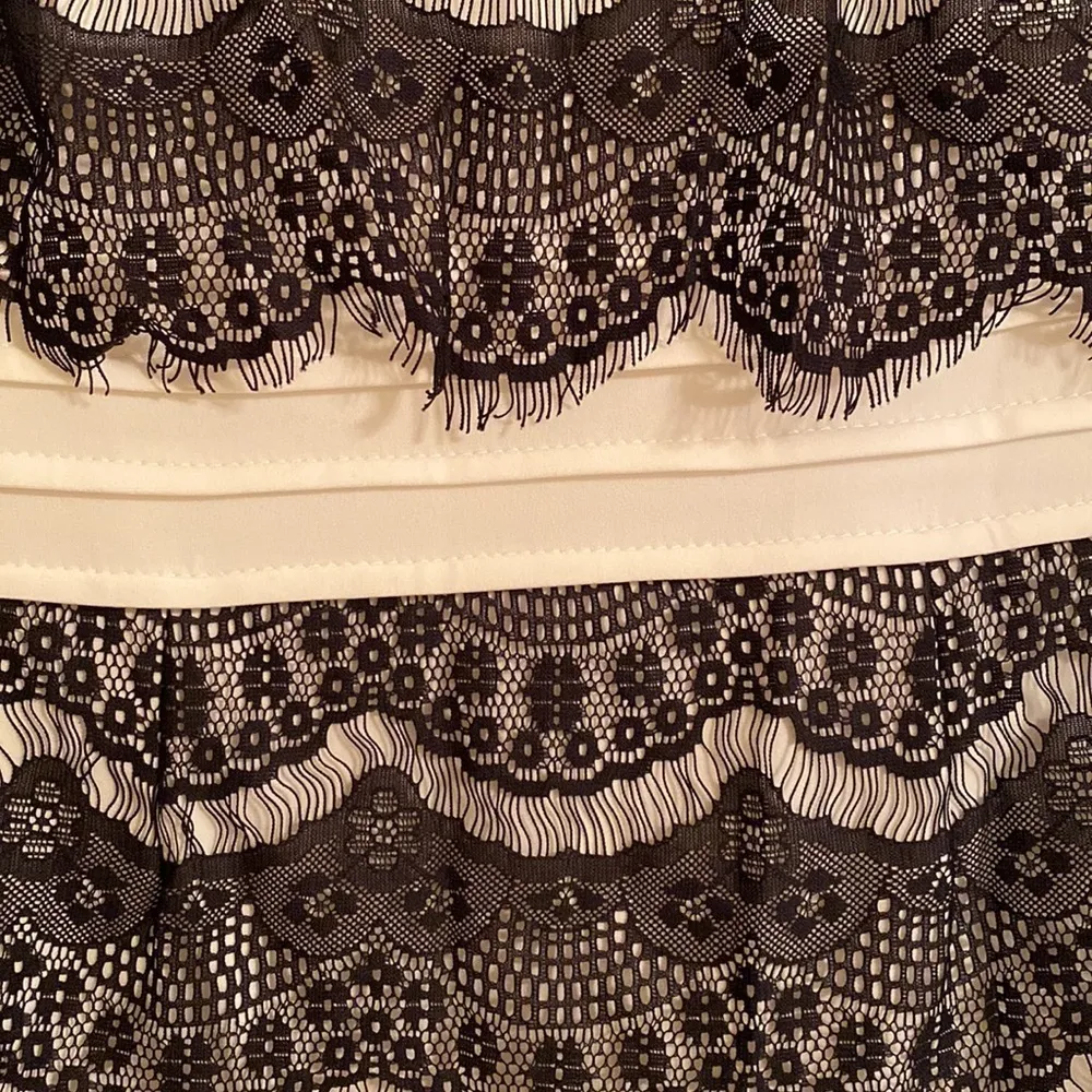 Melrose black lace and white body - Image 2