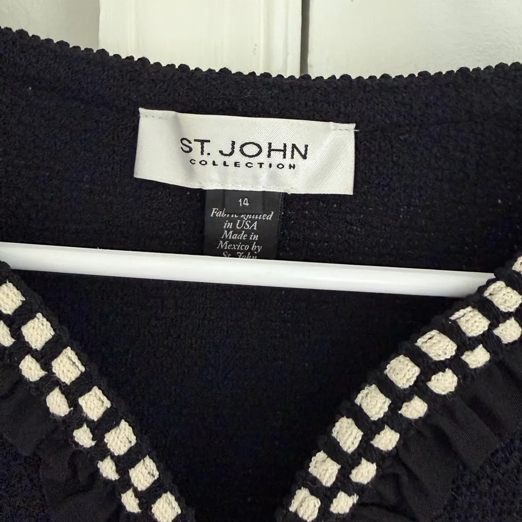 St. John Collection Dark Navy Knit Jacket With Gold Tone Buttons 14 Santana Knit - Image 5