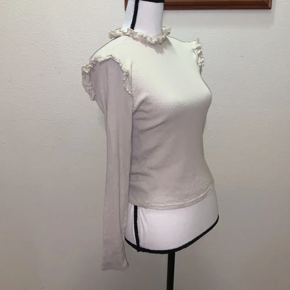 Bohme  beige ruffle keyhole Long sleeve shirt - Image 3