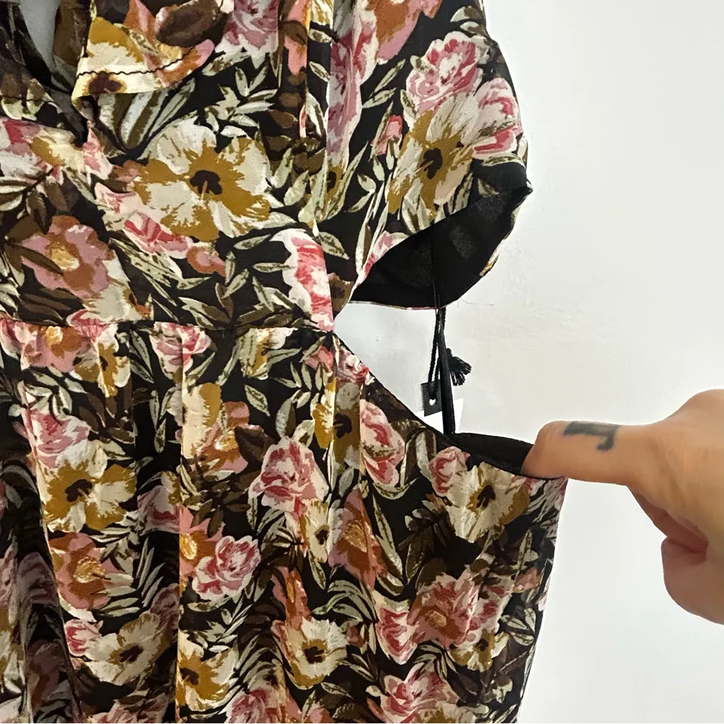 NWT ASTR Black Multi Floral Cut Out Ruffle V-neck Flowy Maxi Dress Medium - Image 13