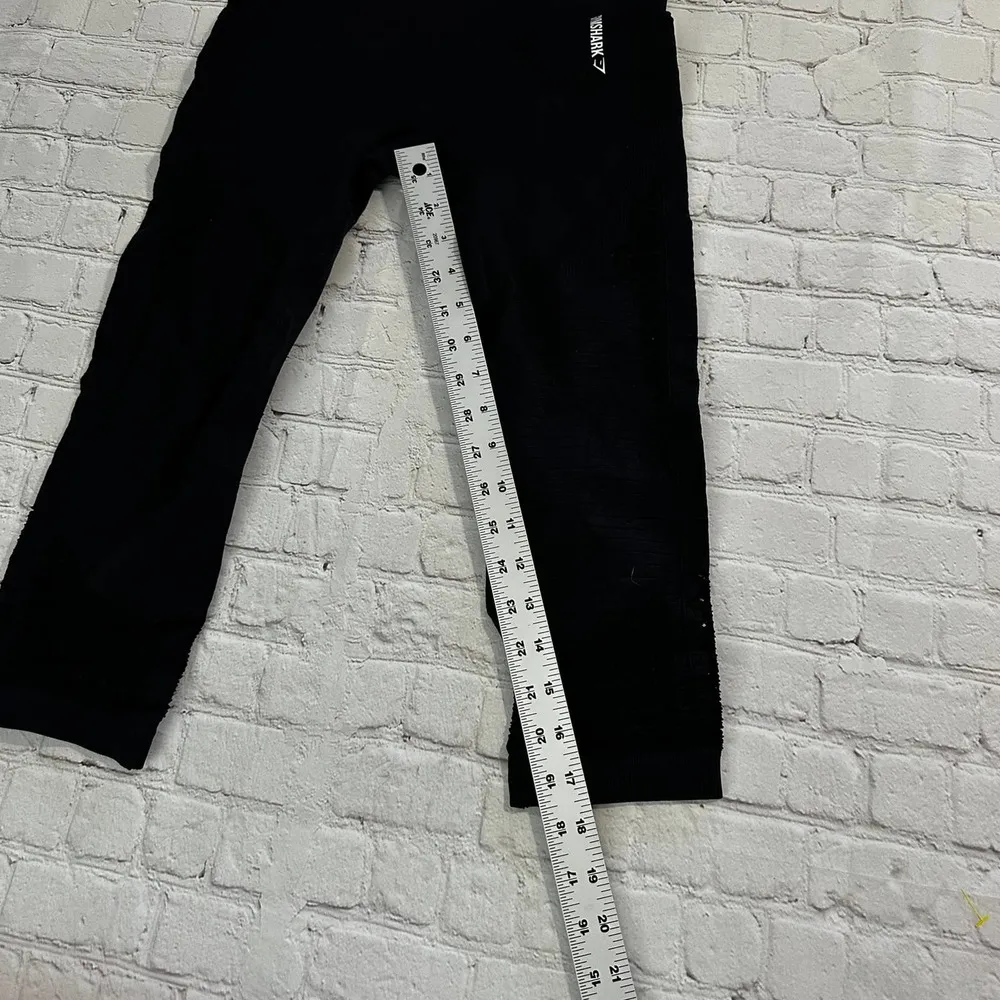 Black gymshark leggings - Image 4