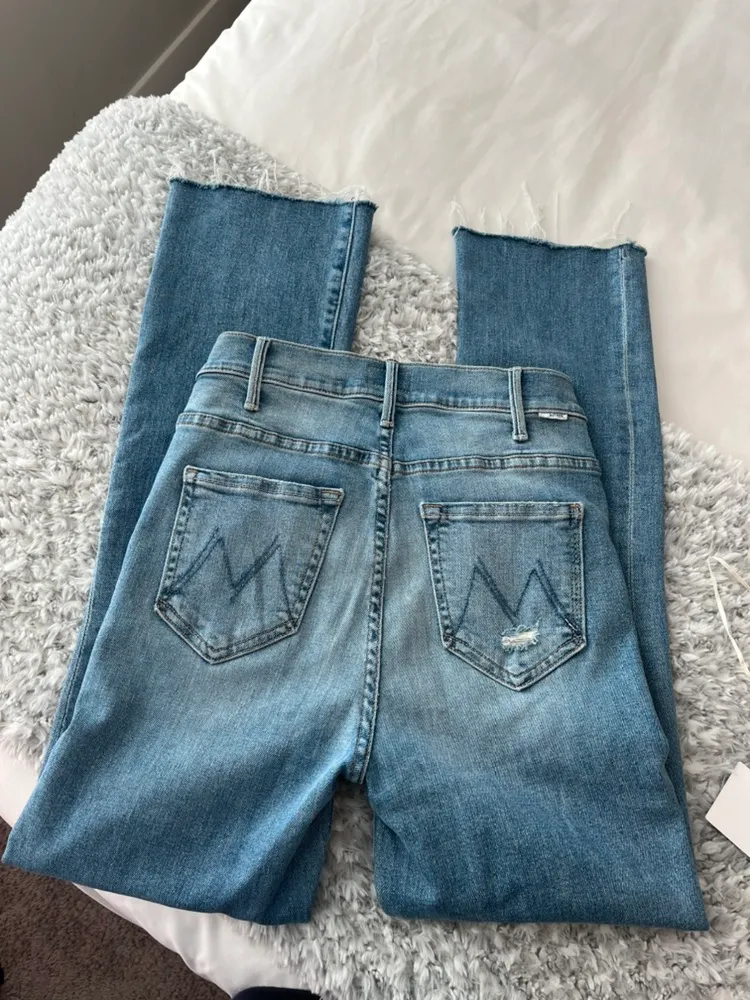 Hustler Distressed Raw Hem Ankle Jean - Image 4
