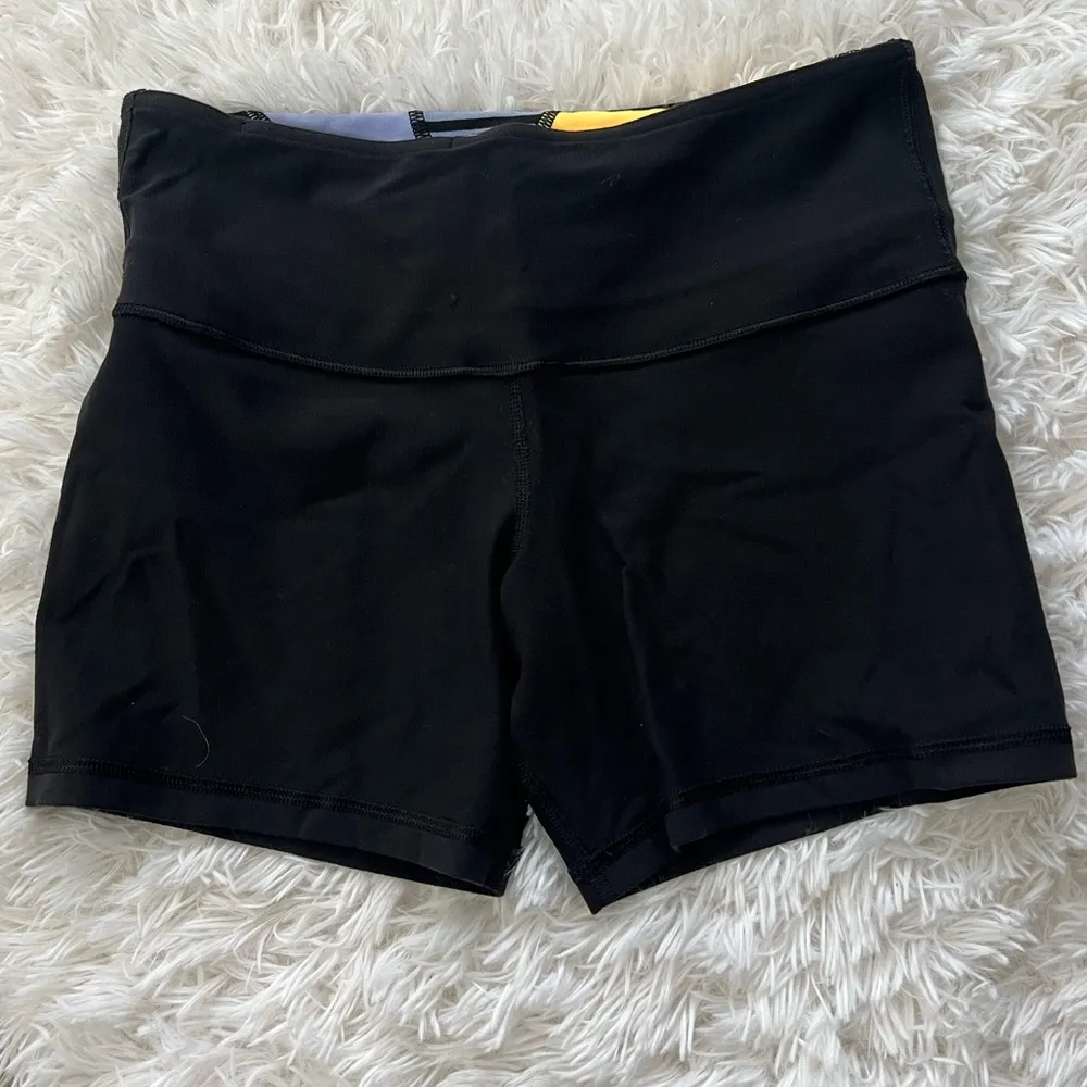 Lululemon reversible Boogie short‎ 6 - Image 4