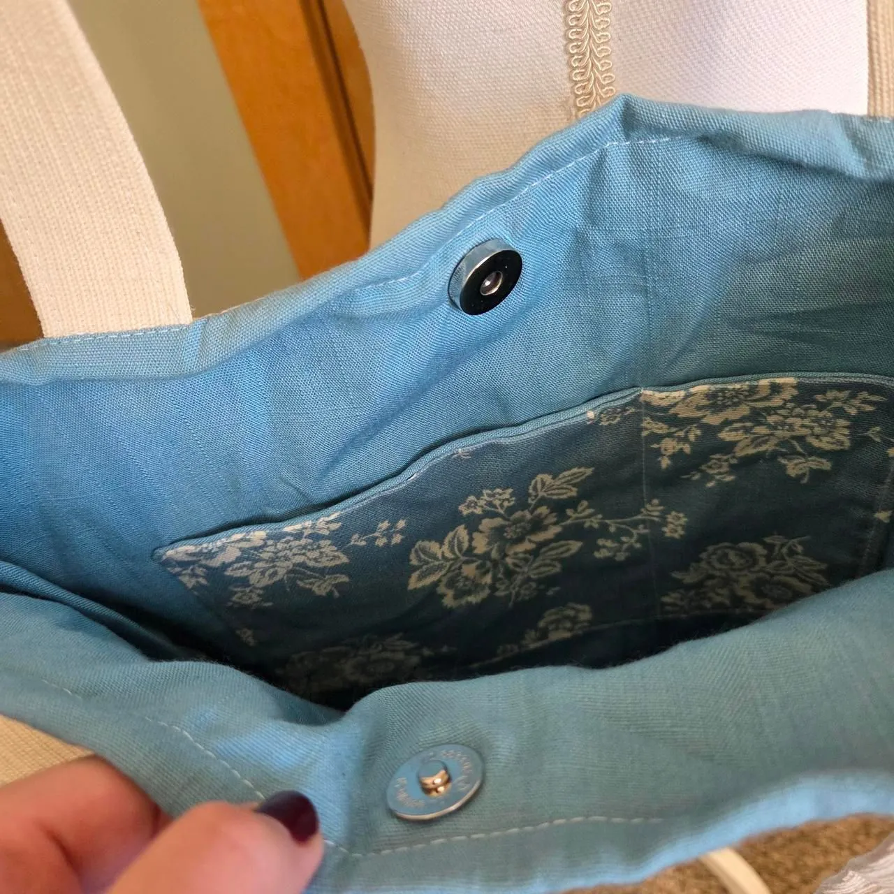 Handmade toile Blue and white floral tote bag with lace trim coquette - Image 4