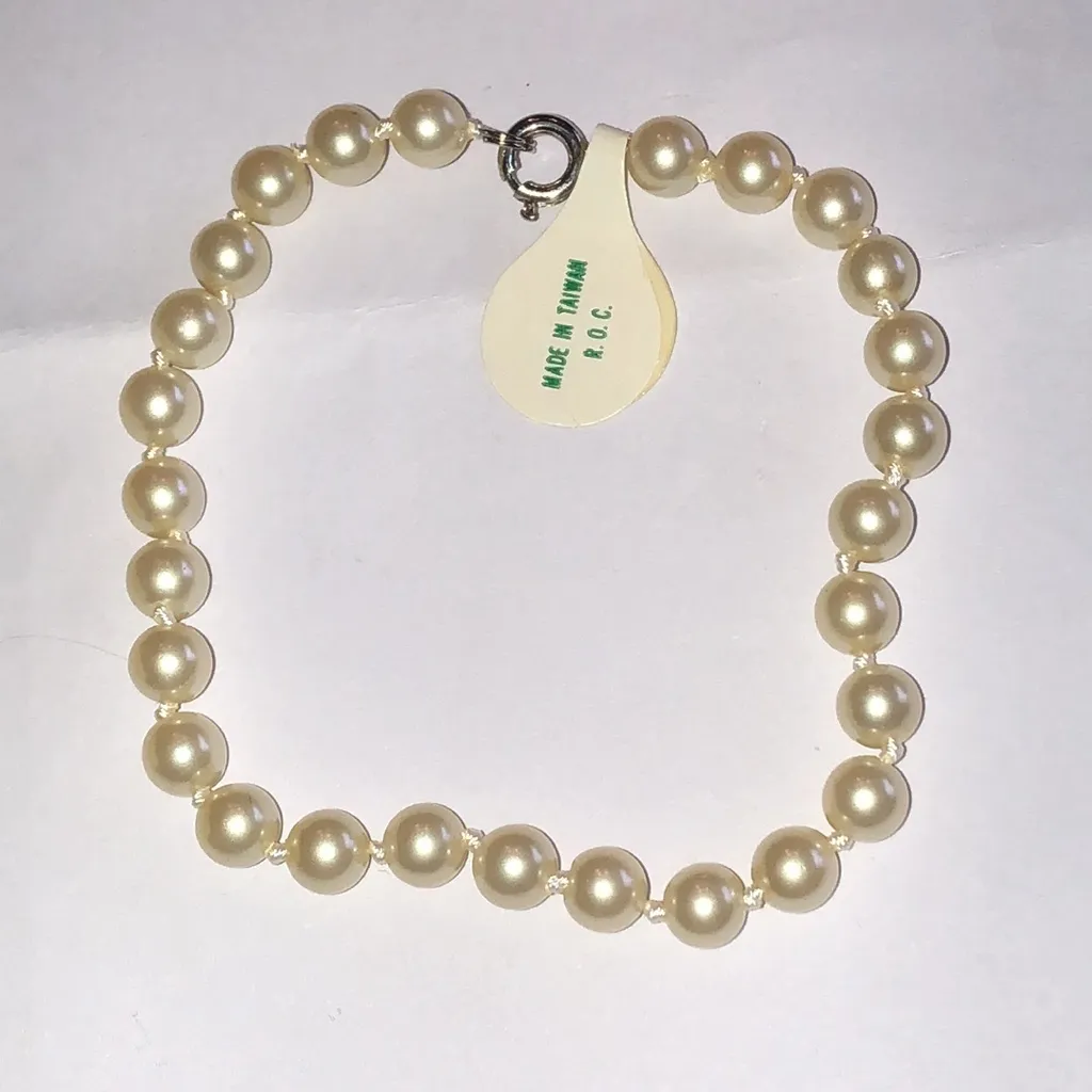 Elegant Vintage Cream Faux Pearl Dainty Boho Bracelet - Image 4