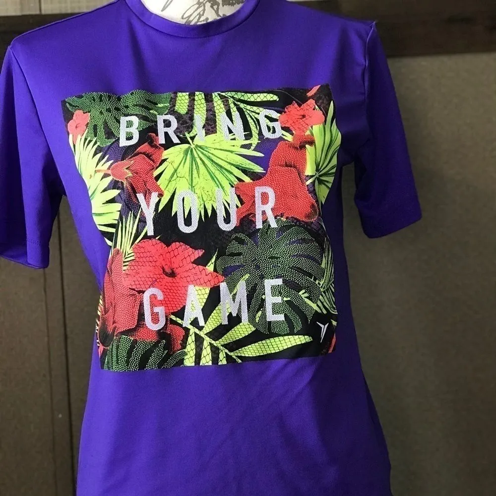 Old Navy Activewear Short Sleeve XL Go-Dry Top - Image 3