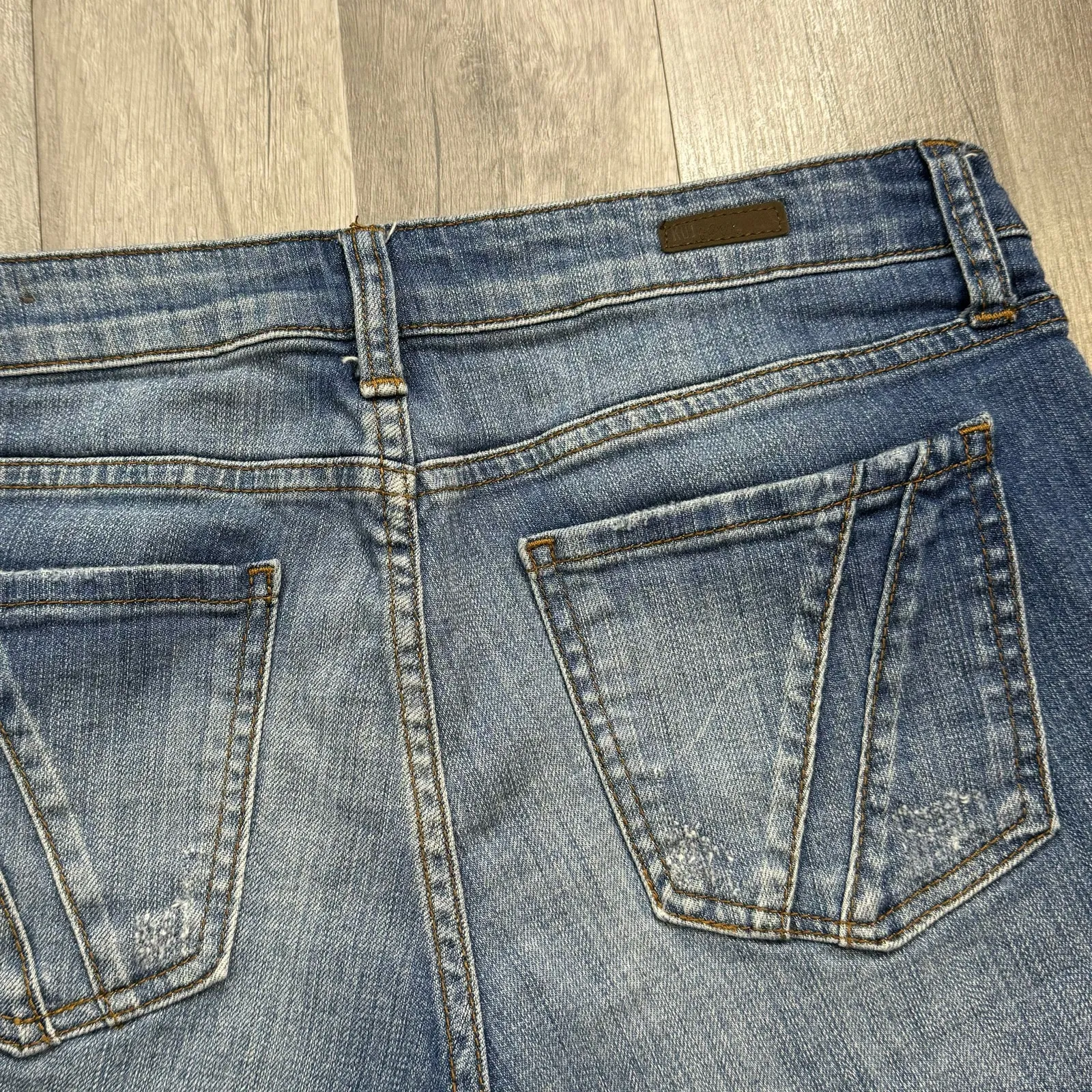 Kut fom the Kloth Boyfriend Denim Jean Shorts Distressed Size 2 - Image 3