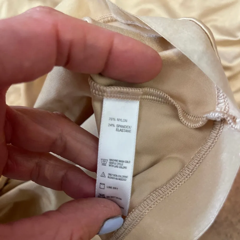 Spanx  body, shaper, tank top size medium - Image 3