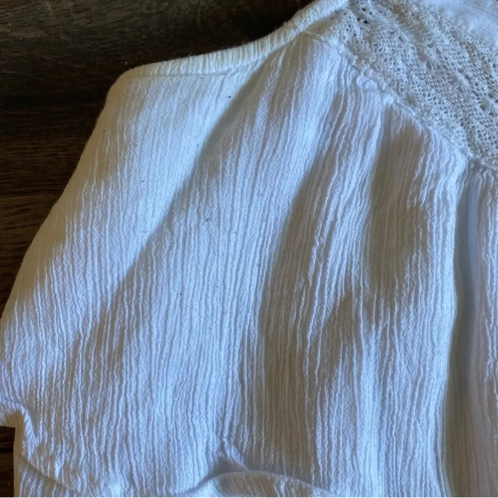 AEO White linen blend ruffle-strap tank top - Image 6