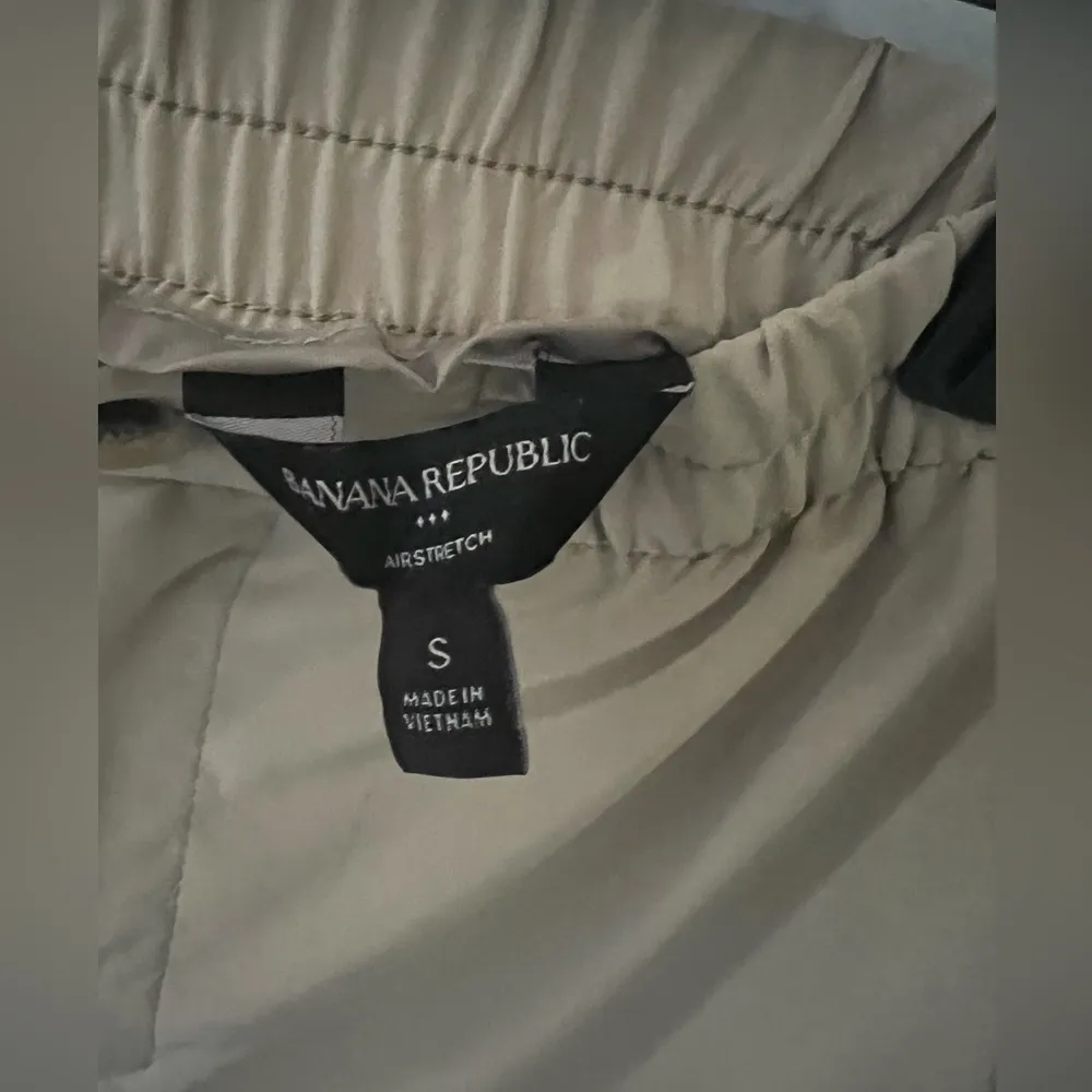 Banana Republic  Airstretch Taper Pant-Maverick Tan. NWOT - Image 6