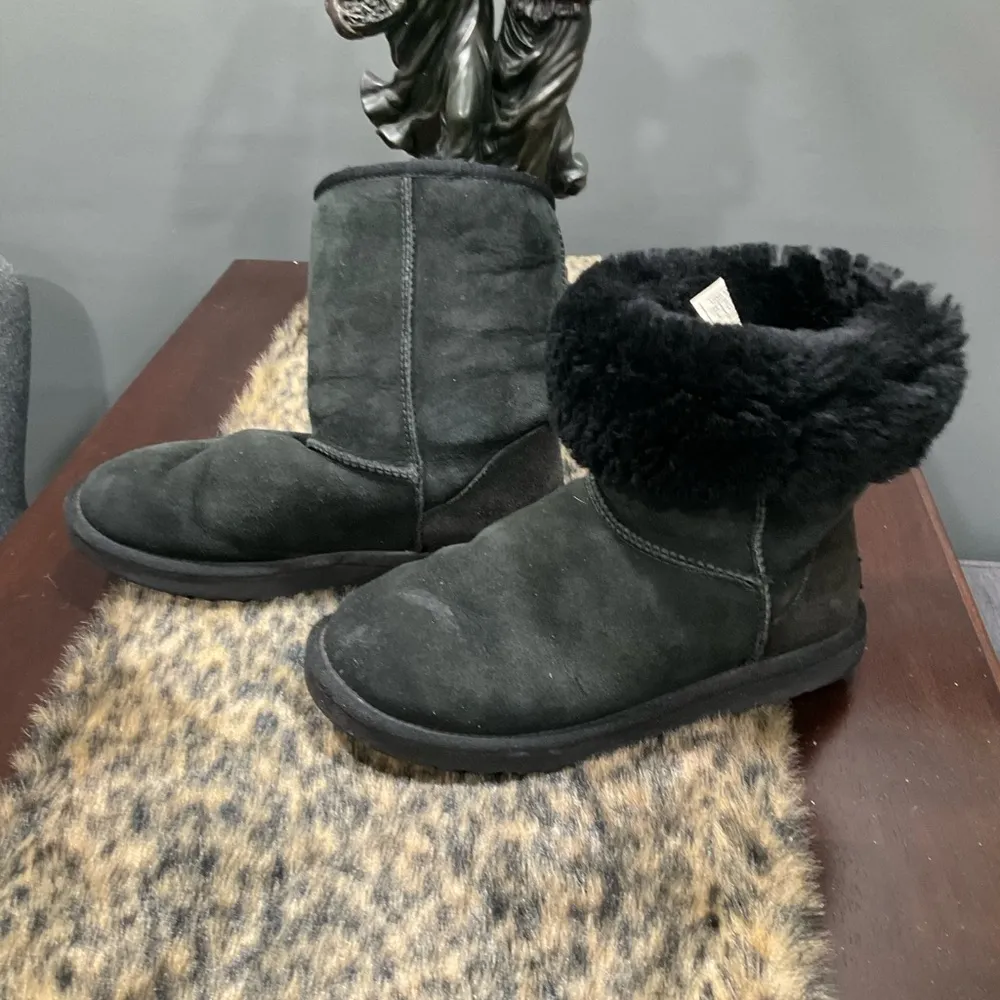 UGG  CLASSIC SHORT BOOTS - Image 6