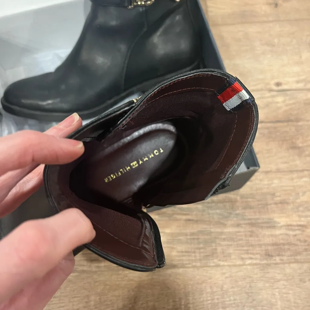 Tommy Hilfiger Black Ankle Boots with Gold Accent - Image 2
