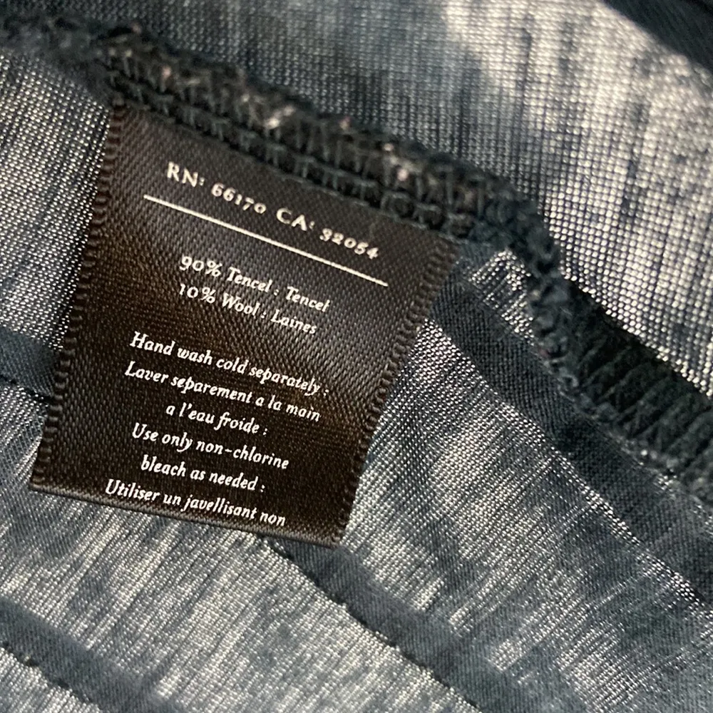 Anthropologie  Pleated Charcoal Gray Lightweight Wrap Size Extra Small - Image 5