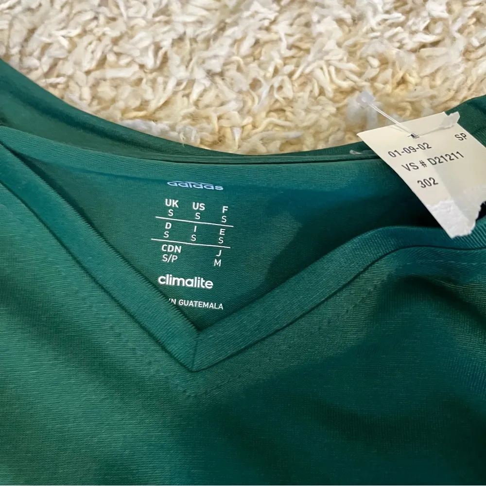 adidas green v neck long sleeve - Image 4