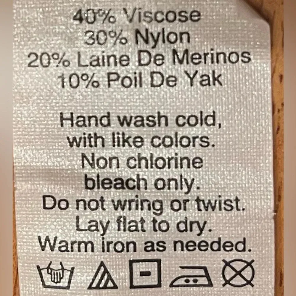 pullover long sleeved merino wool/yak hair blend sweater, size Large - Image 5