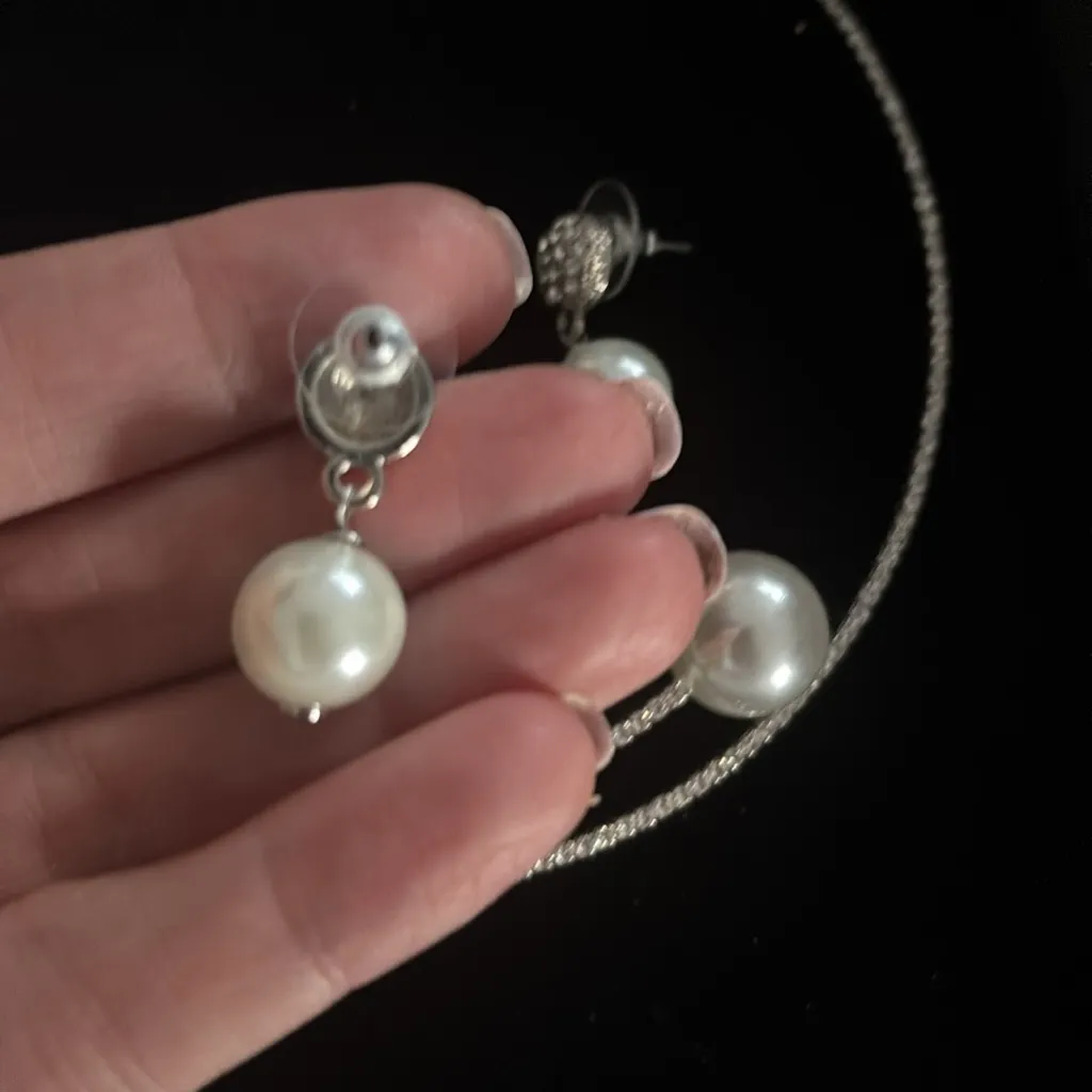 New Timeless Silver choker style Pearl Necklace set - Image 4