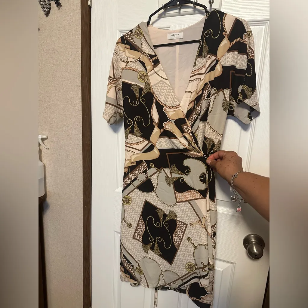 Babaton Black and Cream Graphic Mini Dress - Image 3