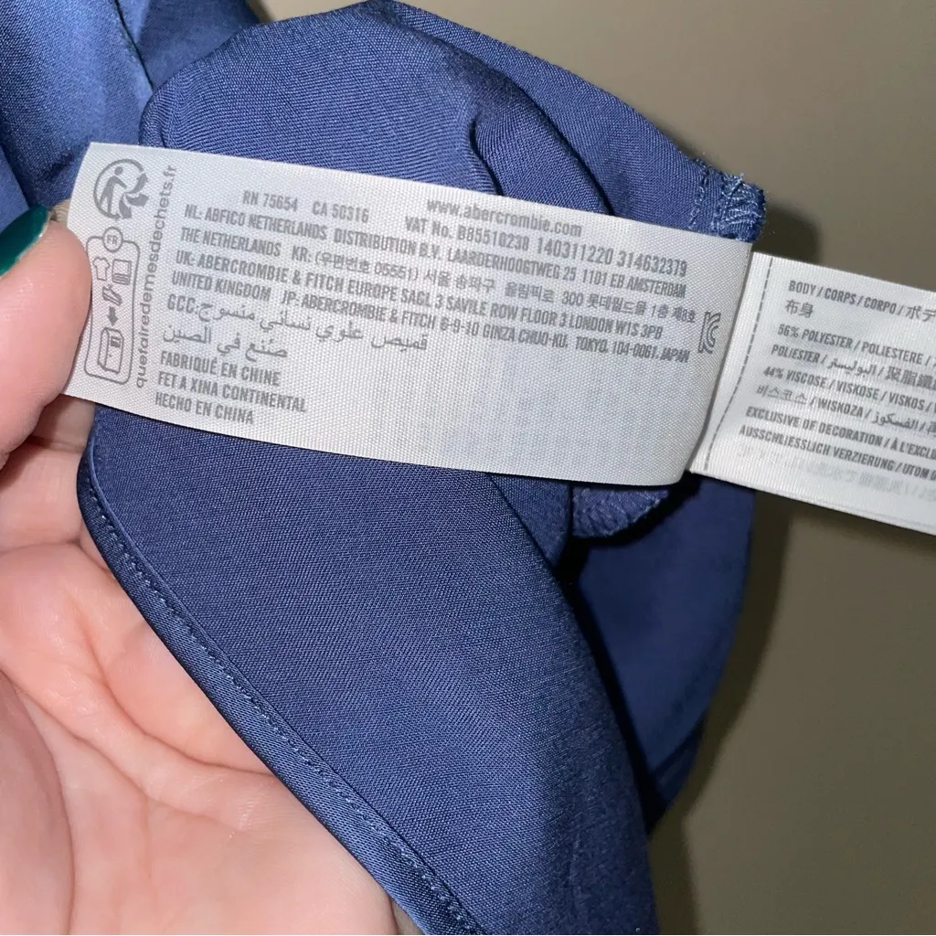 Abercrombie & Fitch Satin Blue Camisole Tank Top Size Large - Image 4