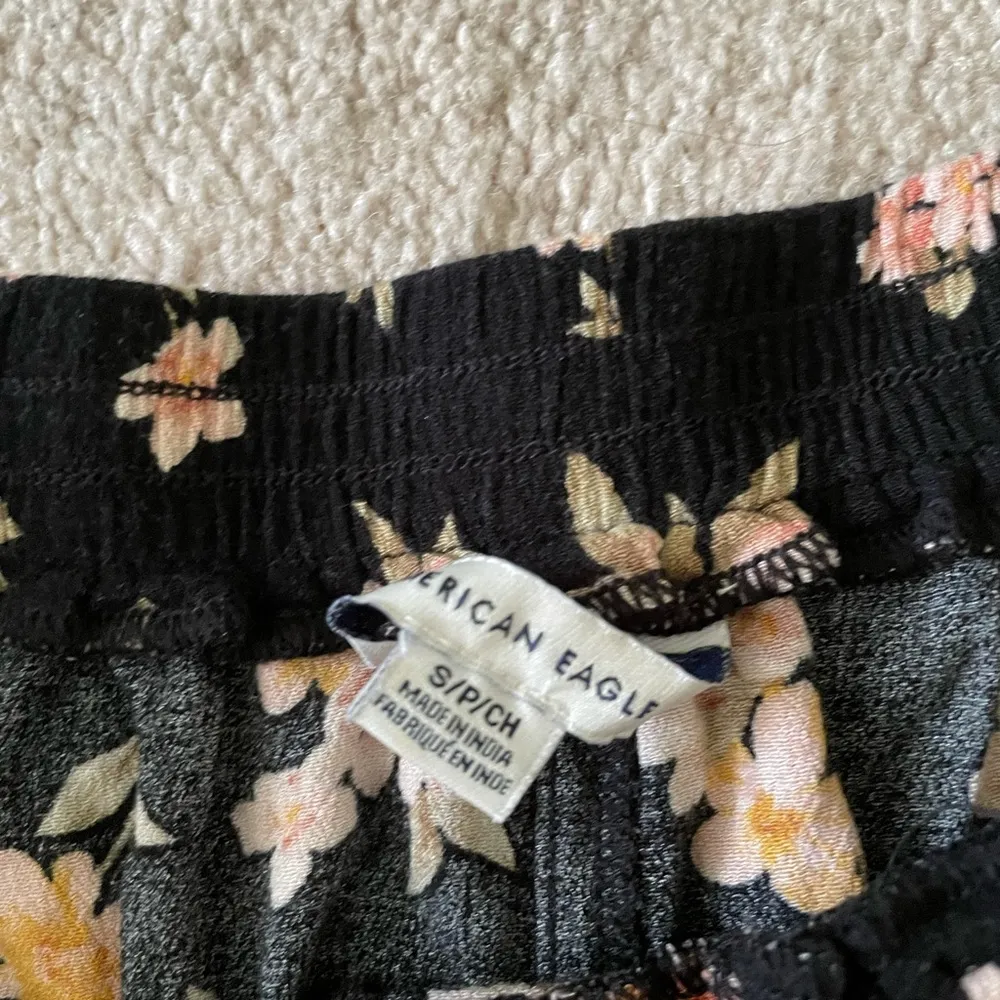 American Eagle floral ruffle shorts - Image 2