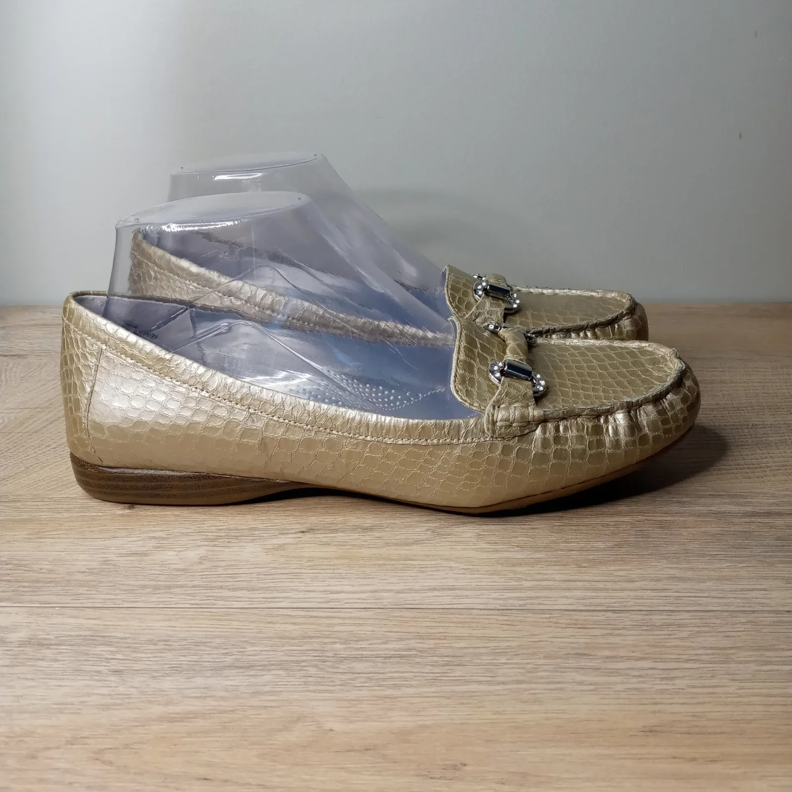 White Mountain Loafers Womens Gold Croc Embossed‎ Metallic Flats Size 8M - Image 2
