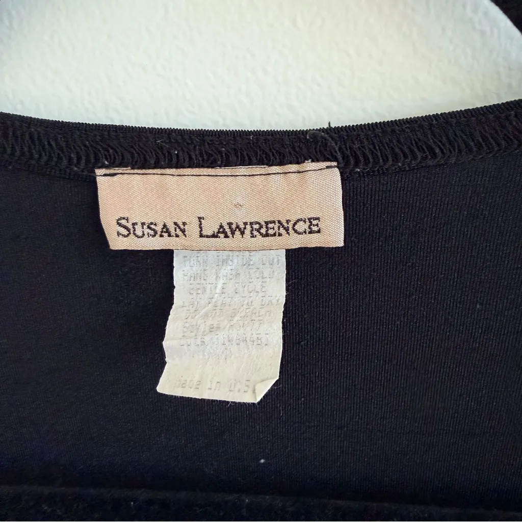 Susan Lawrence Classic Black Scoop Neck Women's Top Made in USA Paper Tag Medium - Image 4