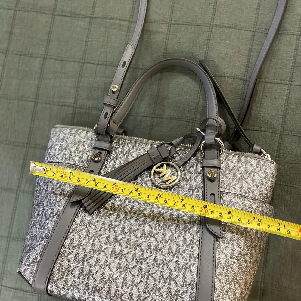 Michael Kors Sullivan handbag - Image 15