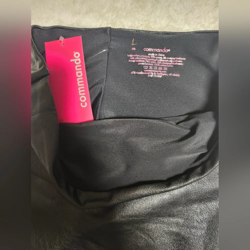 NWT CommandoFaux Leather Miniskort in Black Size M - Image 9