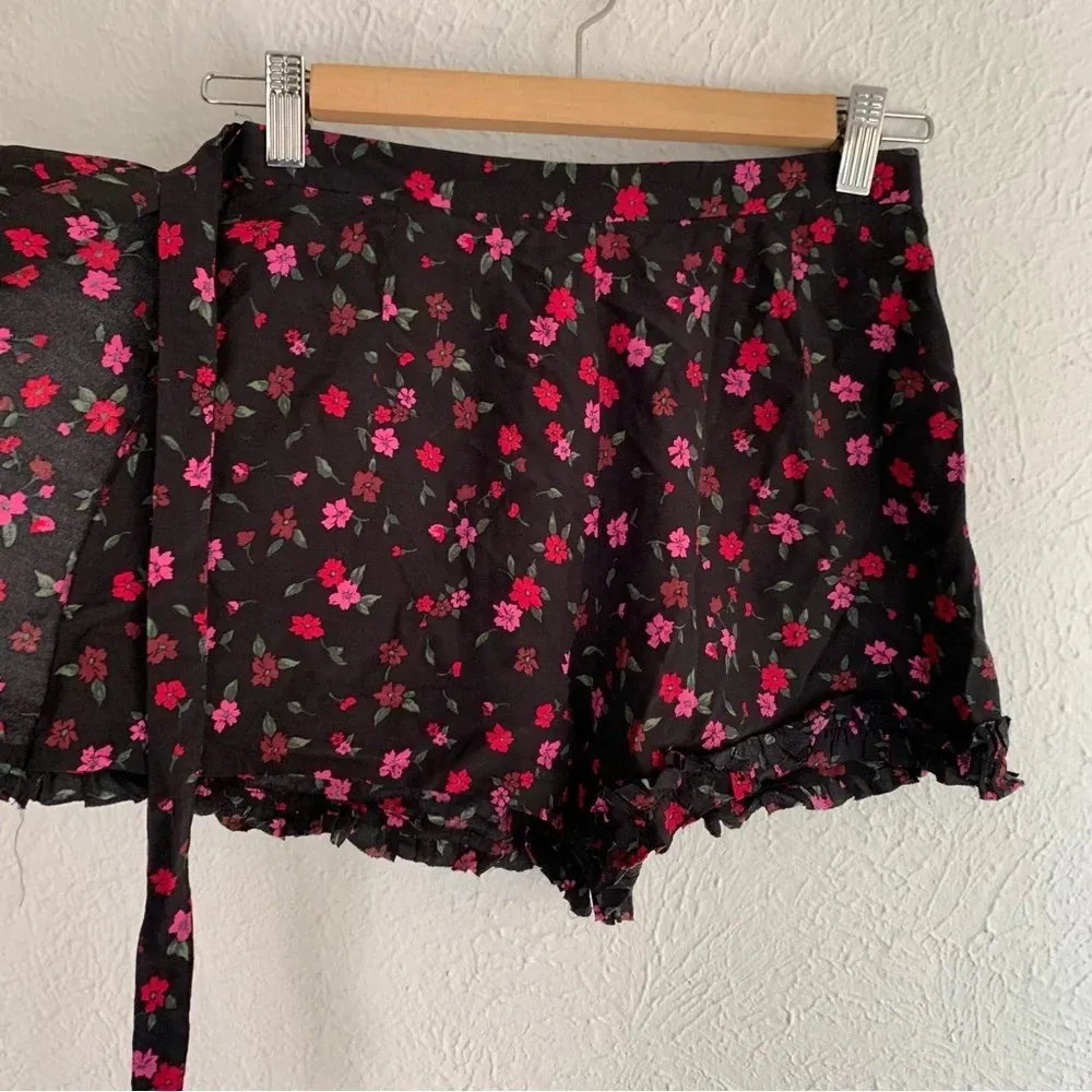 For Love & Lemons X REVOLVE Wrap Skort in Black Floral Sz XS - Image 4