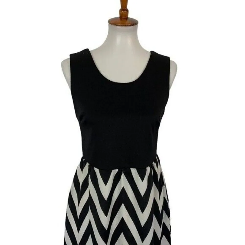 41 Hawthorn Black White Chevron Fit Flare Sleeveless Dress Medium Trendy Stylish - Image 2