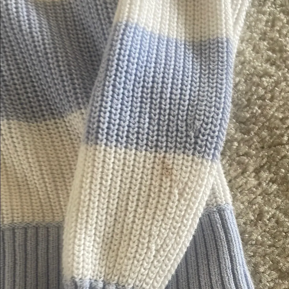 Hollister Blue and White Crew Neck Sweater - Image 2
