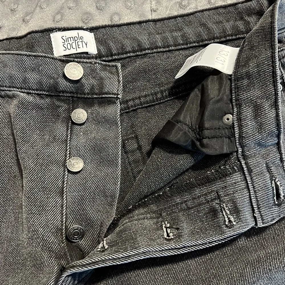 Simple Society jeans size 13/31 black button up frayed edges high rise NWOT - Image 9