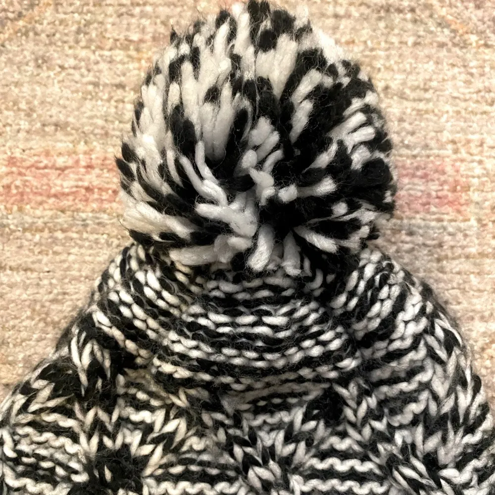 NWOT Free Country Black and White Knit Beanie with Pom - Image 2