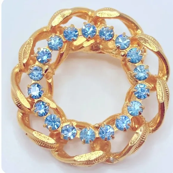 American Vintage BROOCH PIN 1.5" Ring Gold Chain Blue Rhinestone Filigree Floral - Image 2