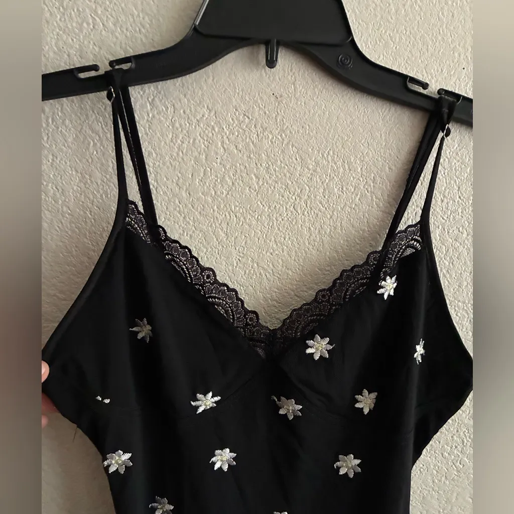 Black Lace Trim Spaghetti Straps W/Vintage Daisies Floral Accents S - Image 9