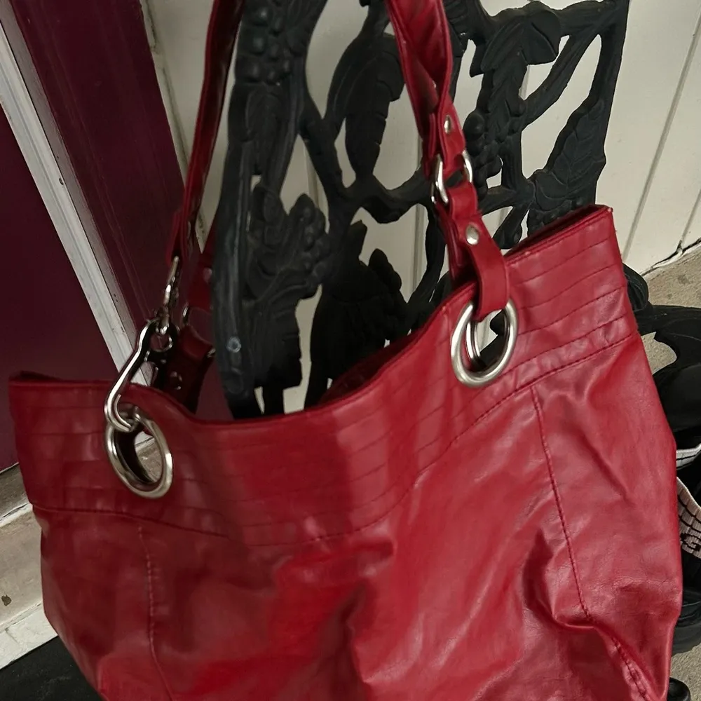 Bracciano Red Tote Bag - Image 4