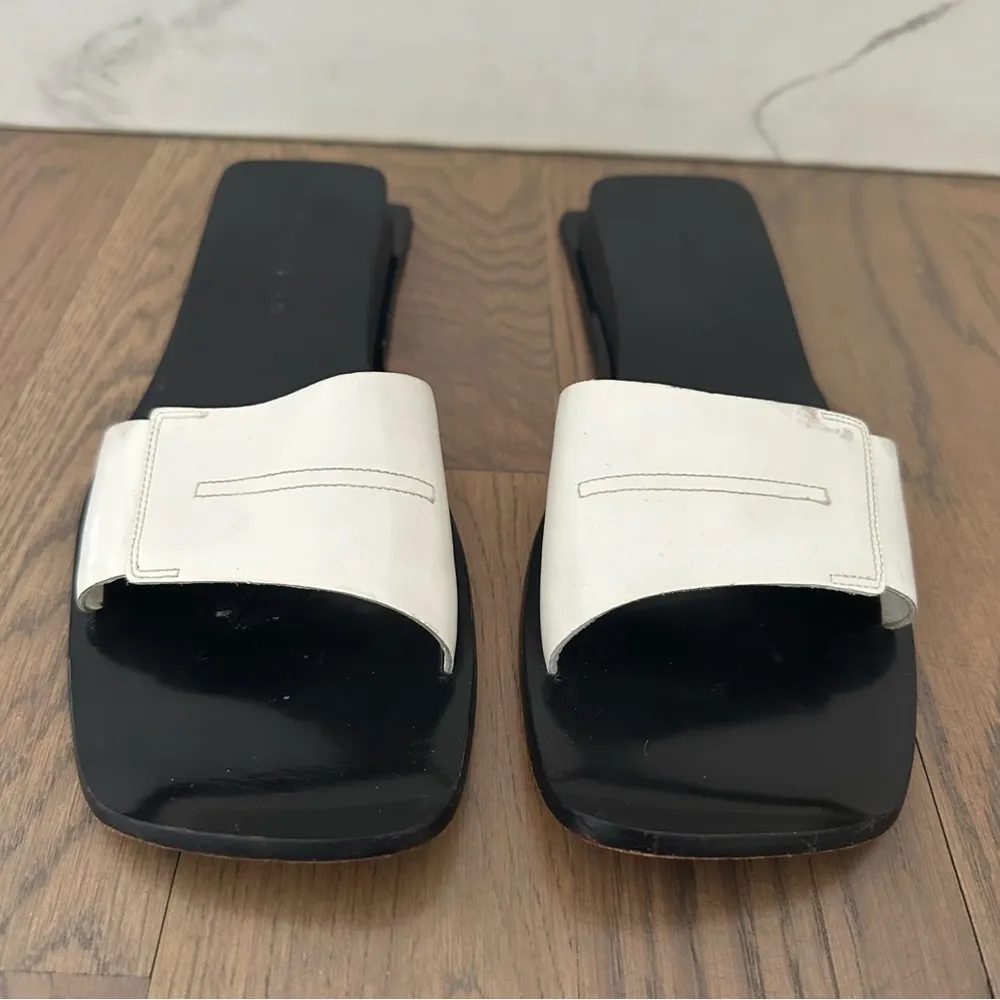 Vintage Cole Haan Japanese Asymmetrical Platform Leather Sandal White Black 9B - Image 5