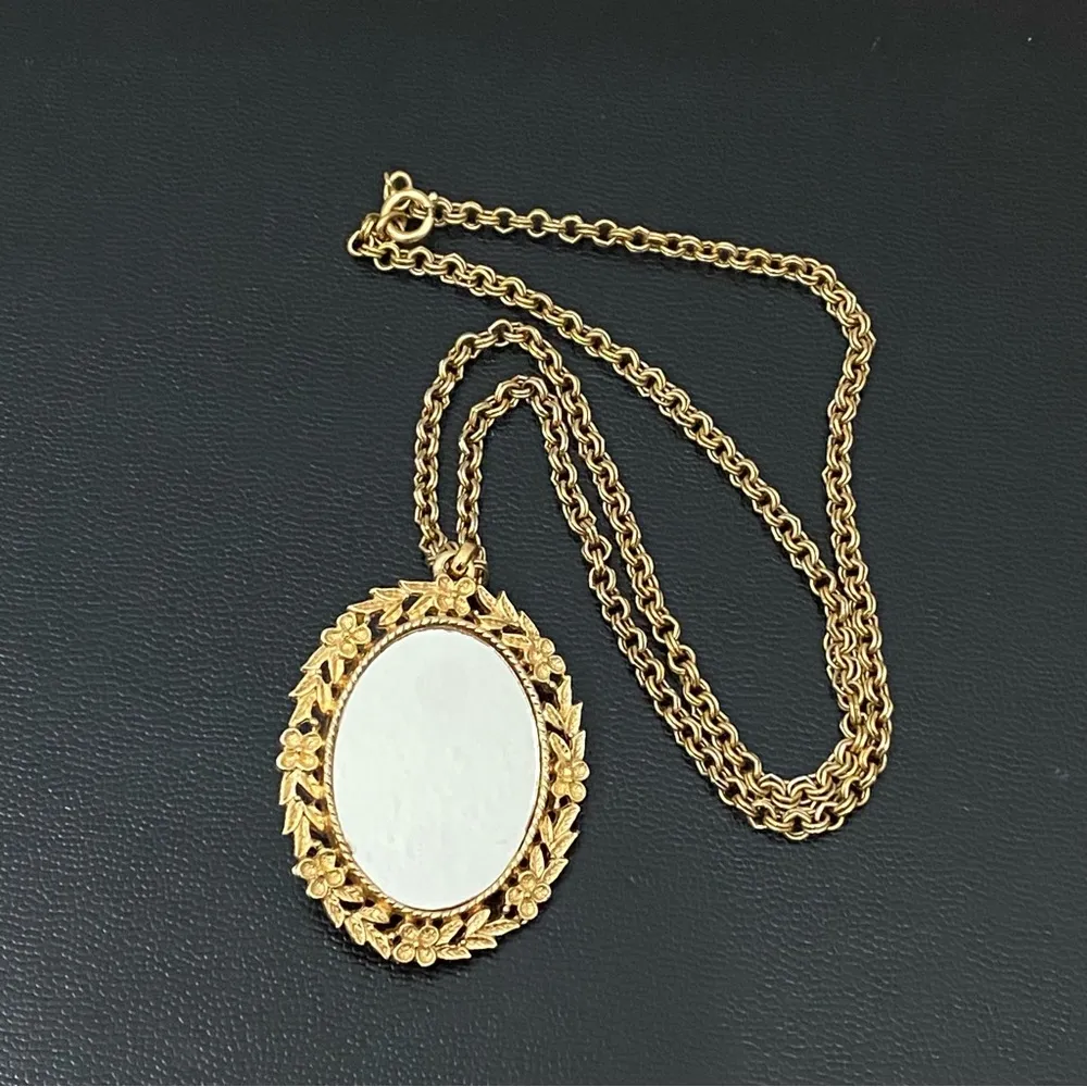 Vintage AVON Gold - Image 6