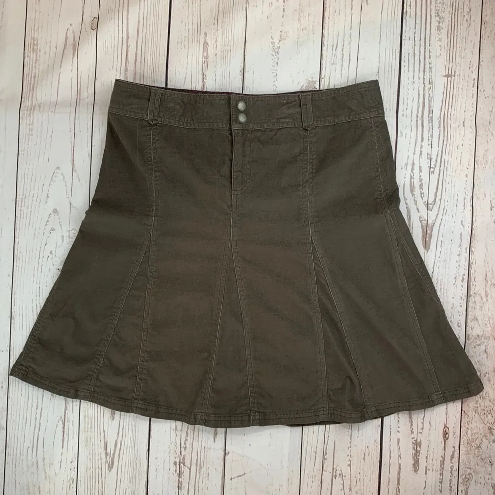 Athleta Whenever Corduroy Olive Green Skirt Sz 10 - Image 2
