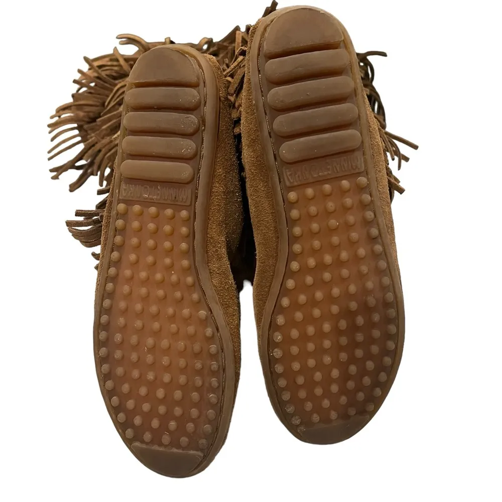 Minnetonka 5-Layer Fringe Boot, Sz 6 - Image 15