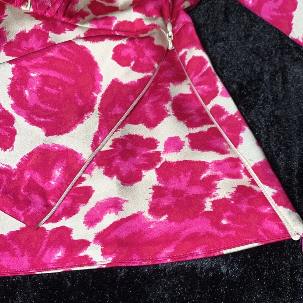 J.Crew Women's Deep V-Neck Long Sleeve Button-Front Top in Shaded Floral Size 8 - Image 7