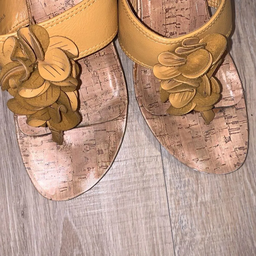 Nicole NCurrent mustard yellow wedges Size 8 - Image 11