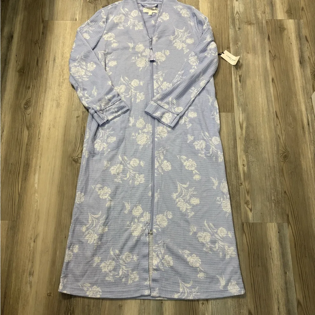 Laura Ashley Blue Floral Pajama Robe - Image 7