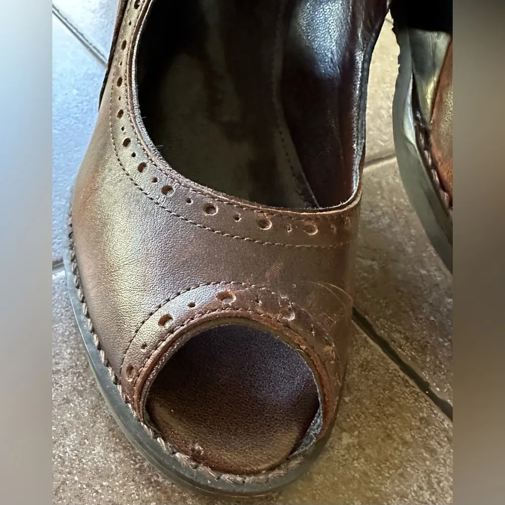 Franco Sarto Dark Brown Leather Pep Toe Wedge Shoe & Non Adjustable Trap… - Image 11