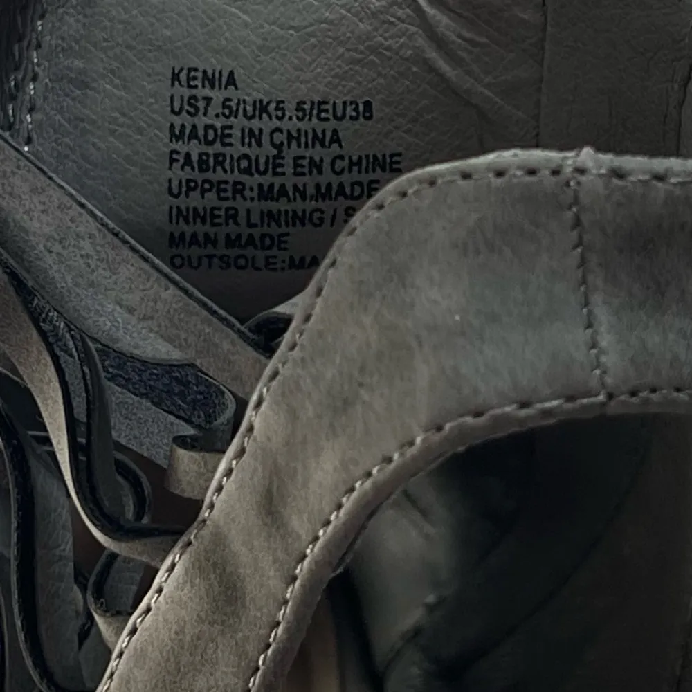 JustFab Kenia Cut Out Heeled Sandal Gray Faux Nubuck Leather Size 7.5 Heels - Image 9